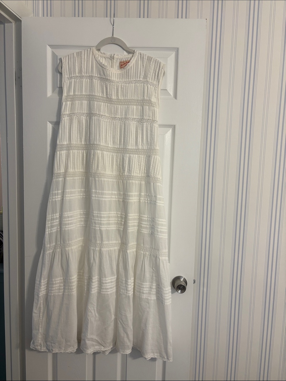 Sonderhaus White Sleeveless Tiered Midi Dress
